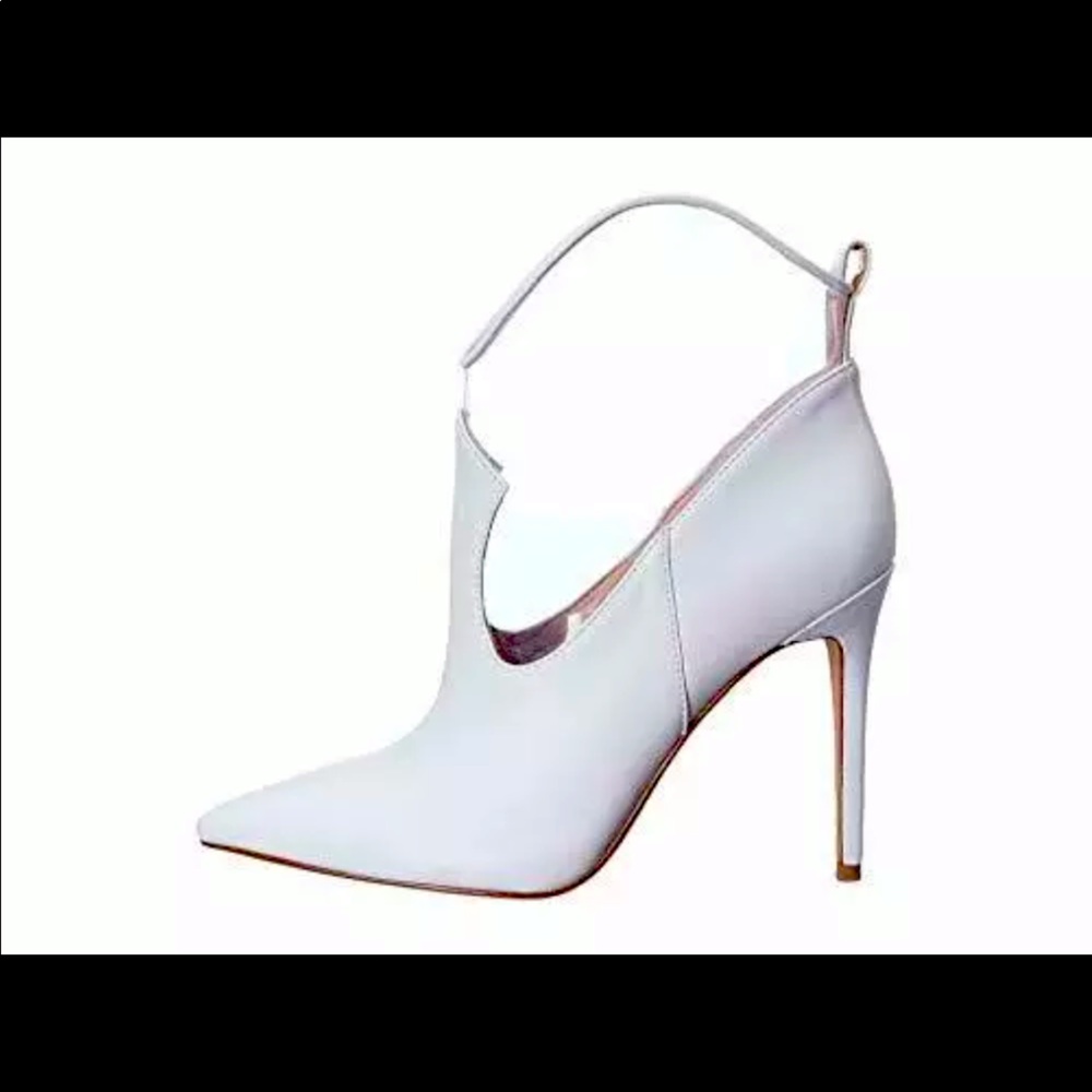 NIB Jessica Simpson Periya white bootie